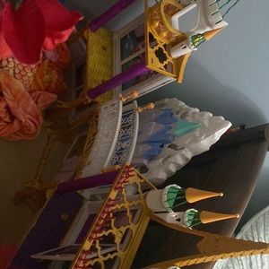 Ever after high doll castle